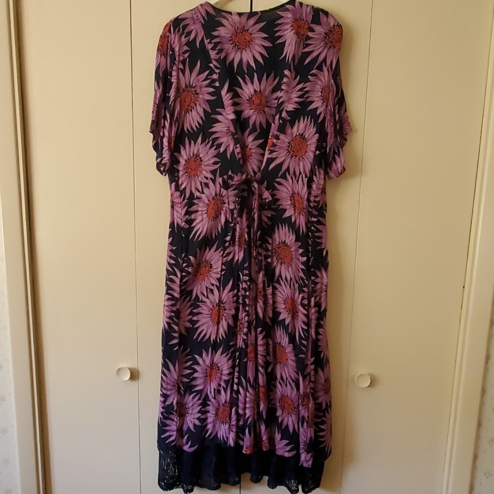 Dress - Picture 4 of 4